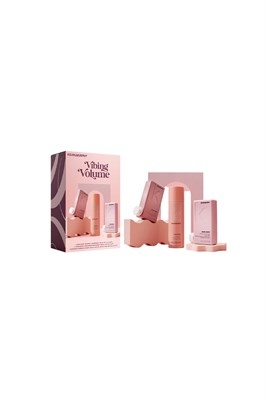 {{photo.Alt || photo.Description || 'Подарочный набор для объема Kevin Murphy Vibing Volume (шампунь 250 мл + кондиционер 250 мл + спрей 250 мл)'}}